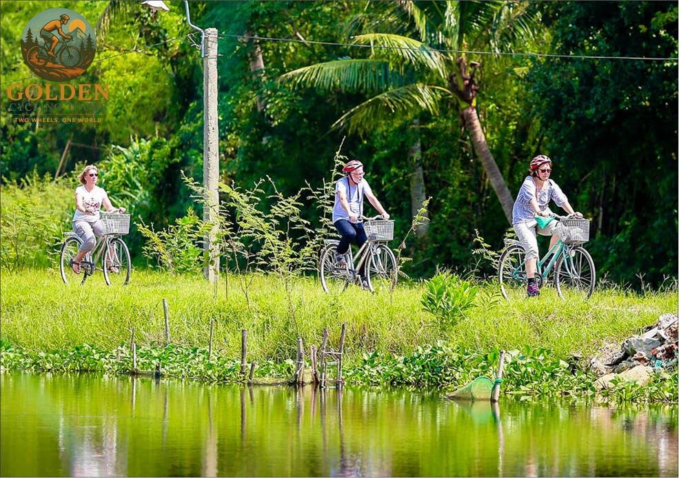 Hue Bike Tour to Thuy Bieu Village: Eco Biking & Cooking Tour